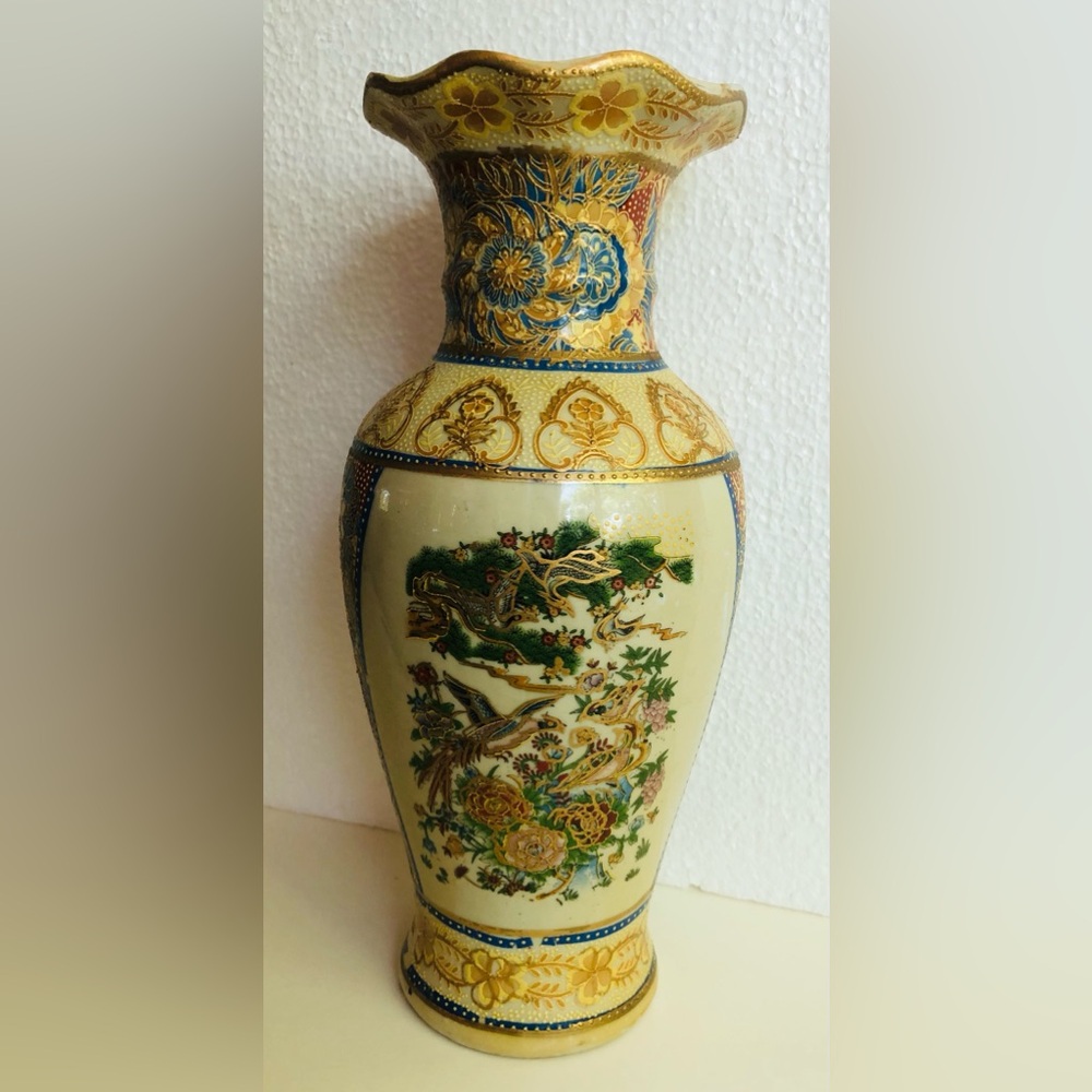 Vintage Vase Japan Satsuma Style Moriage Gold Trim Hand Textured ￼Painted 10”
